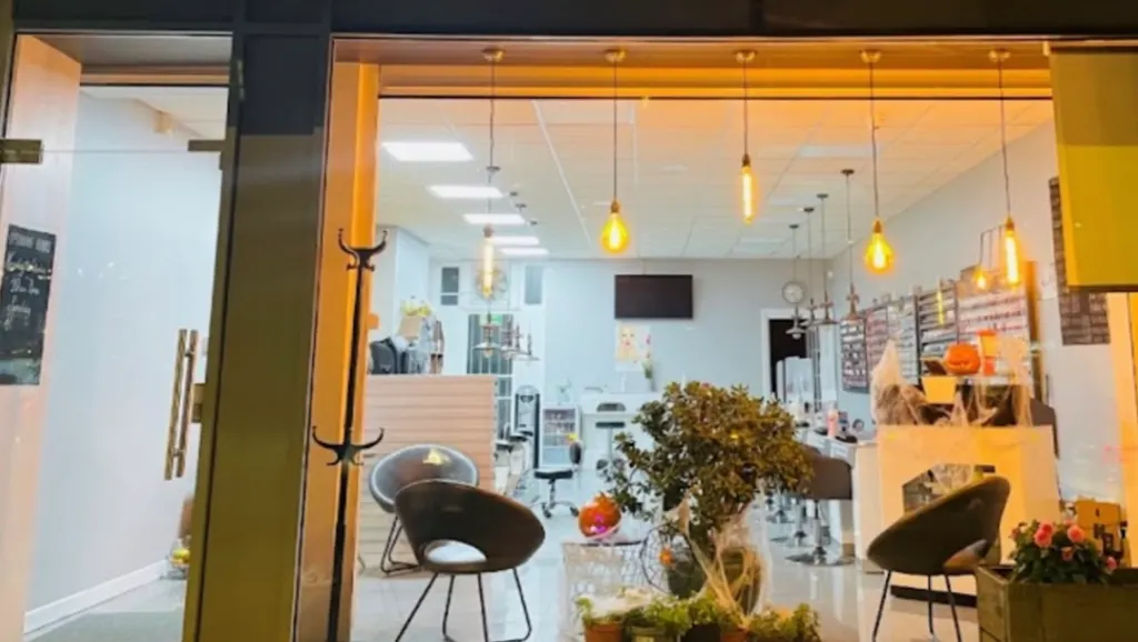 Hollywood Star Nails — Nail salon in London
